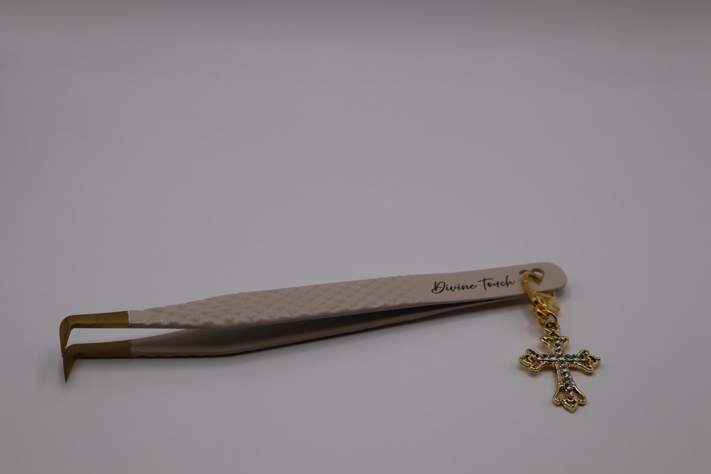 Divine Touch Volume Tweezer ✨
