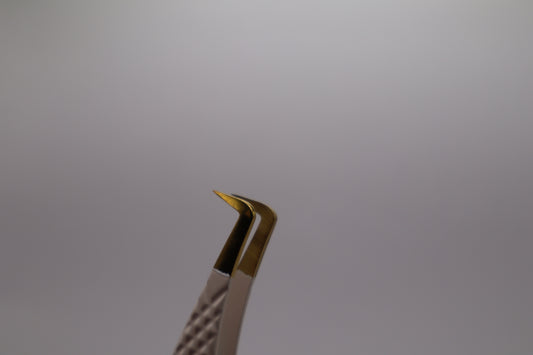 Divine Touch Volume Tweezer ✨