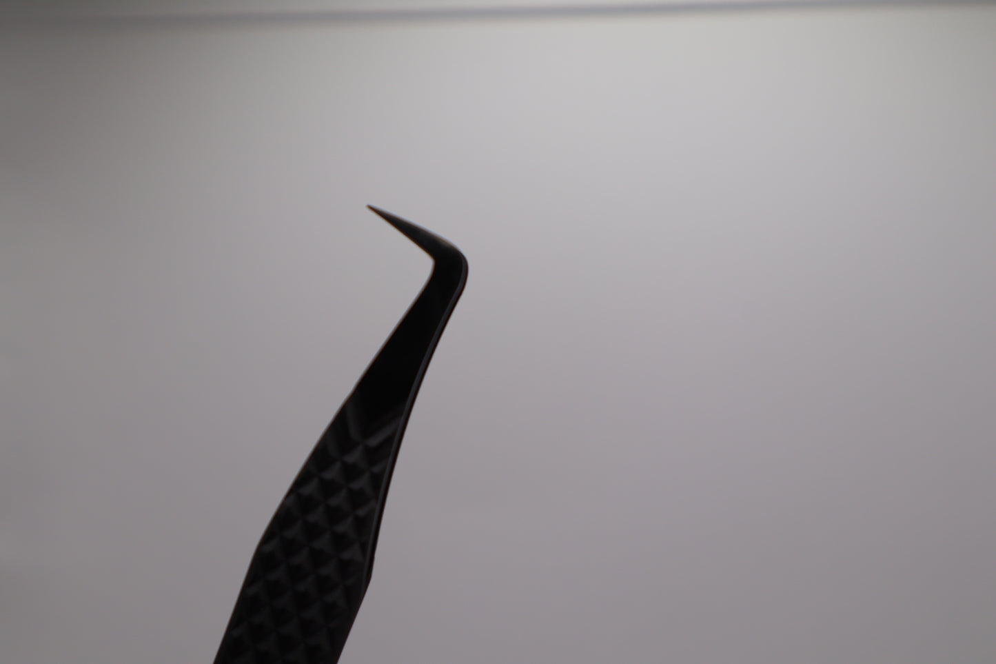 Boujee B. Black Volume tweezer